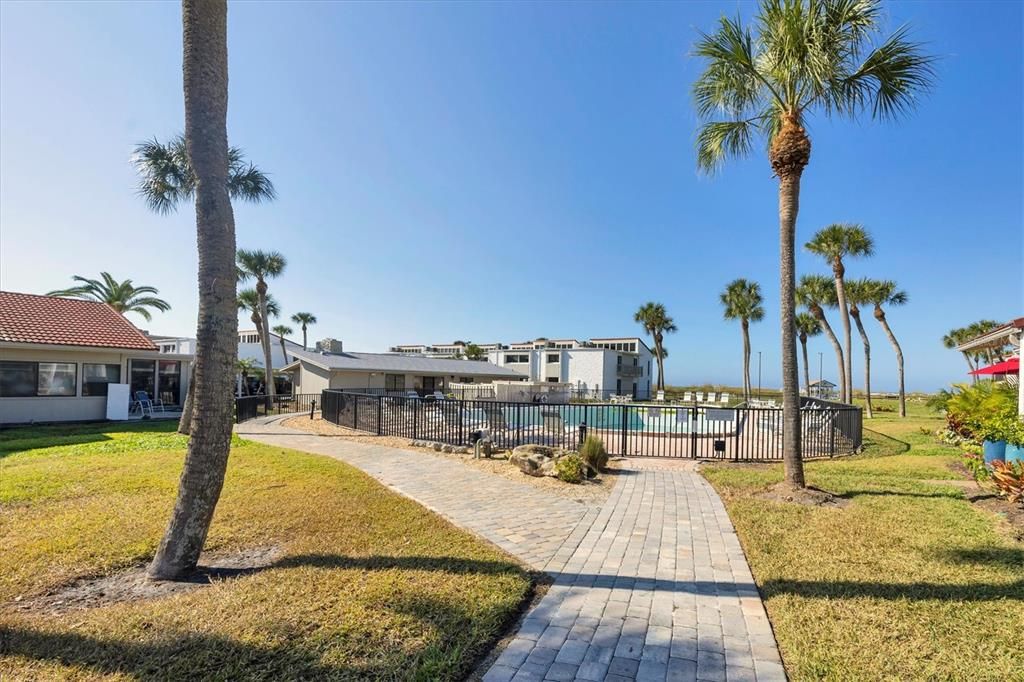 For Sale: $650,000 (2 beds, 2 baths, 1108 Square Feet)