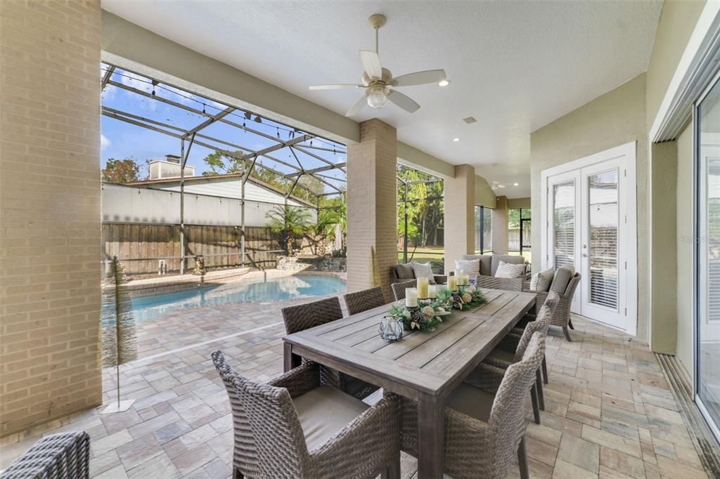 For Sale: $850,000 (5 beds, 5 baths, 3972 Square Feet)