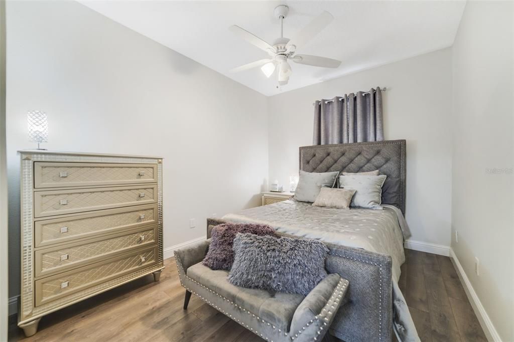 For Sale: $850,000 (5 beds, 5 baths, 3972 Square Feet)