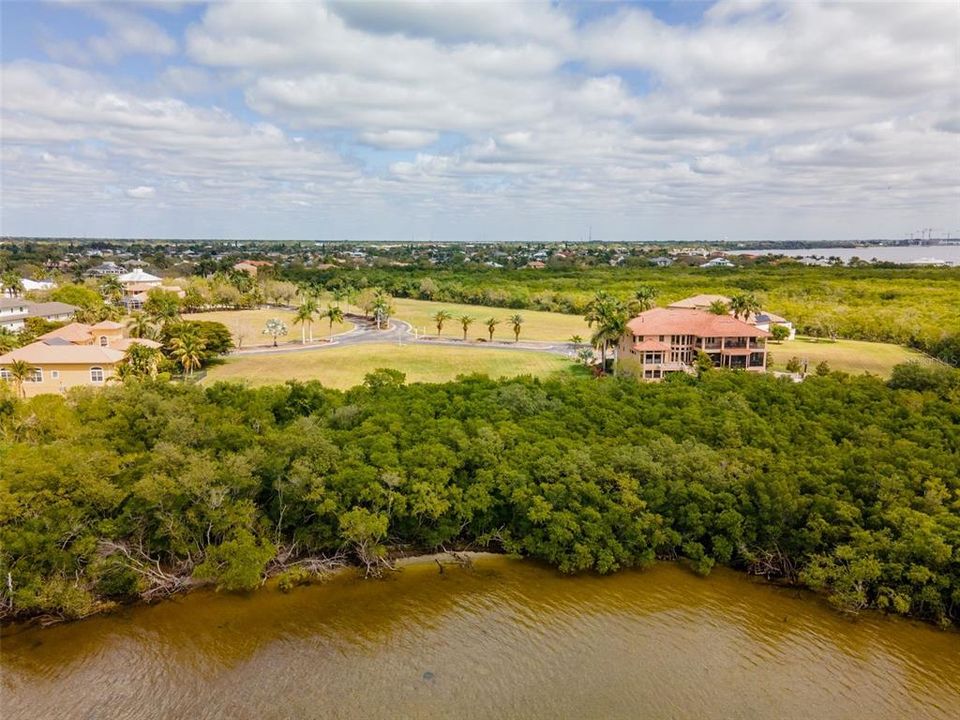 En Venta: $169,000 (0.72 acres)