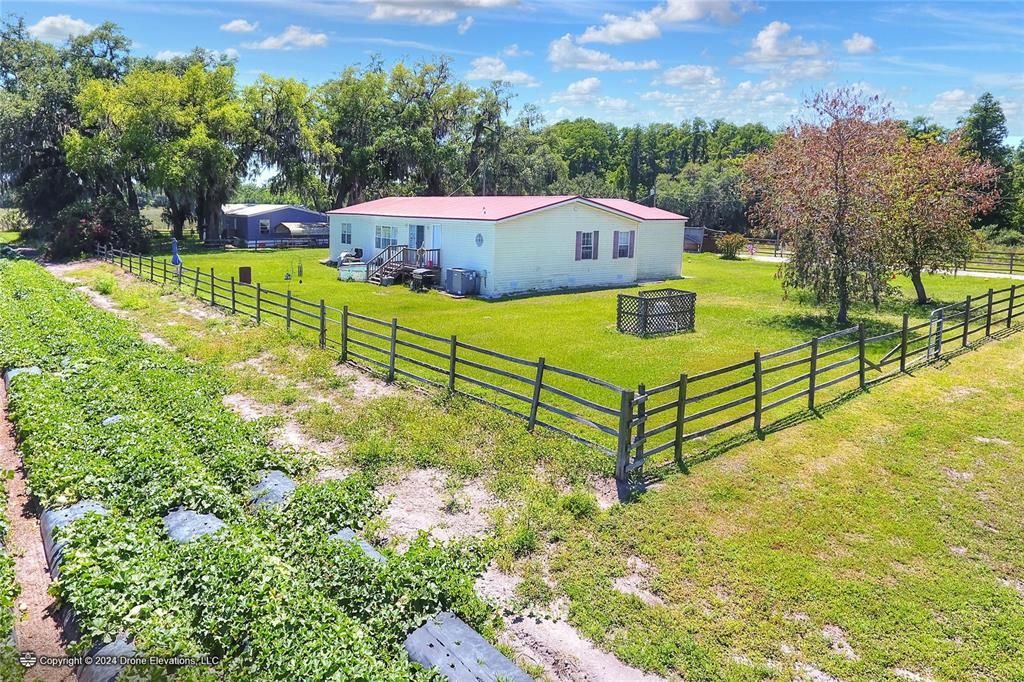 待售: $975,000 (24.24 acres)