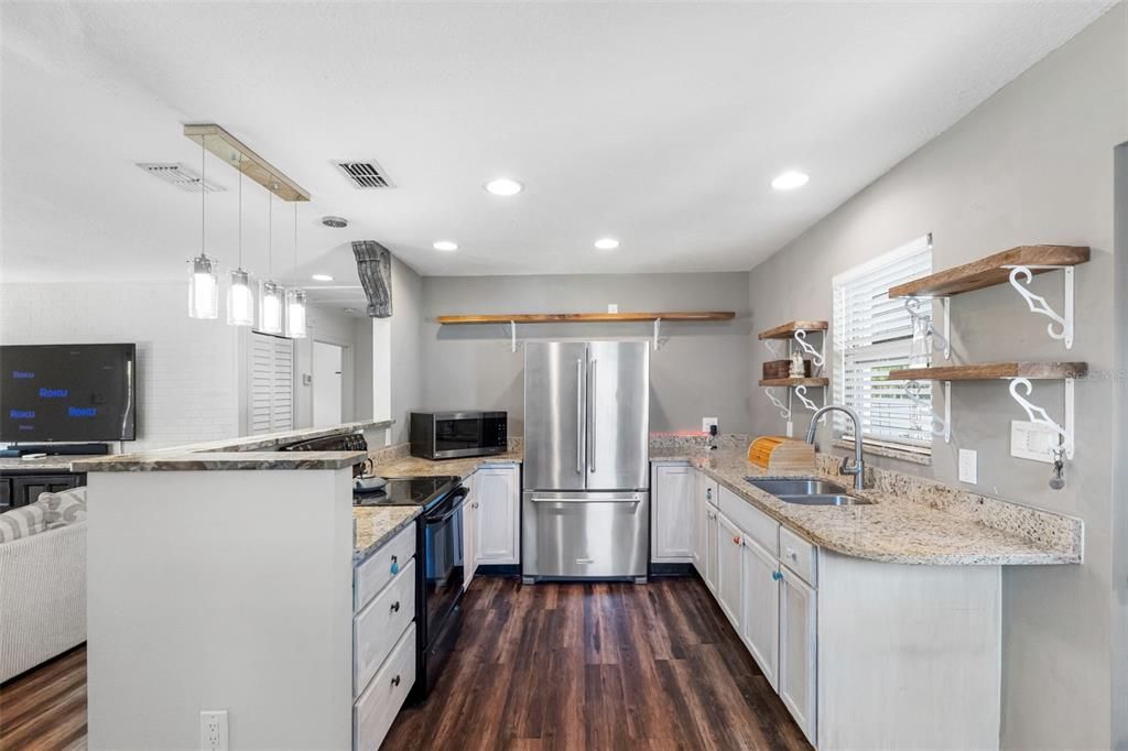 待售: $1,450,000 (4 贝兹, 2 浴室, 3704 平方英尺)