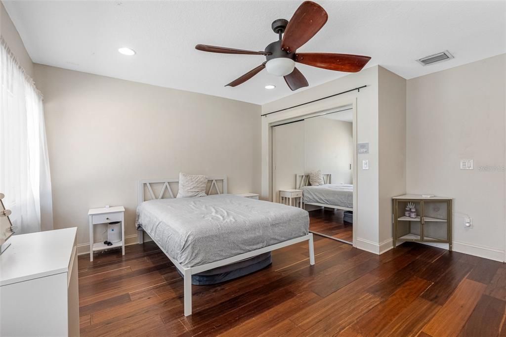 待售: $1,450,000 (4 贝兹, 2 浴室, 3704 平方英尺)