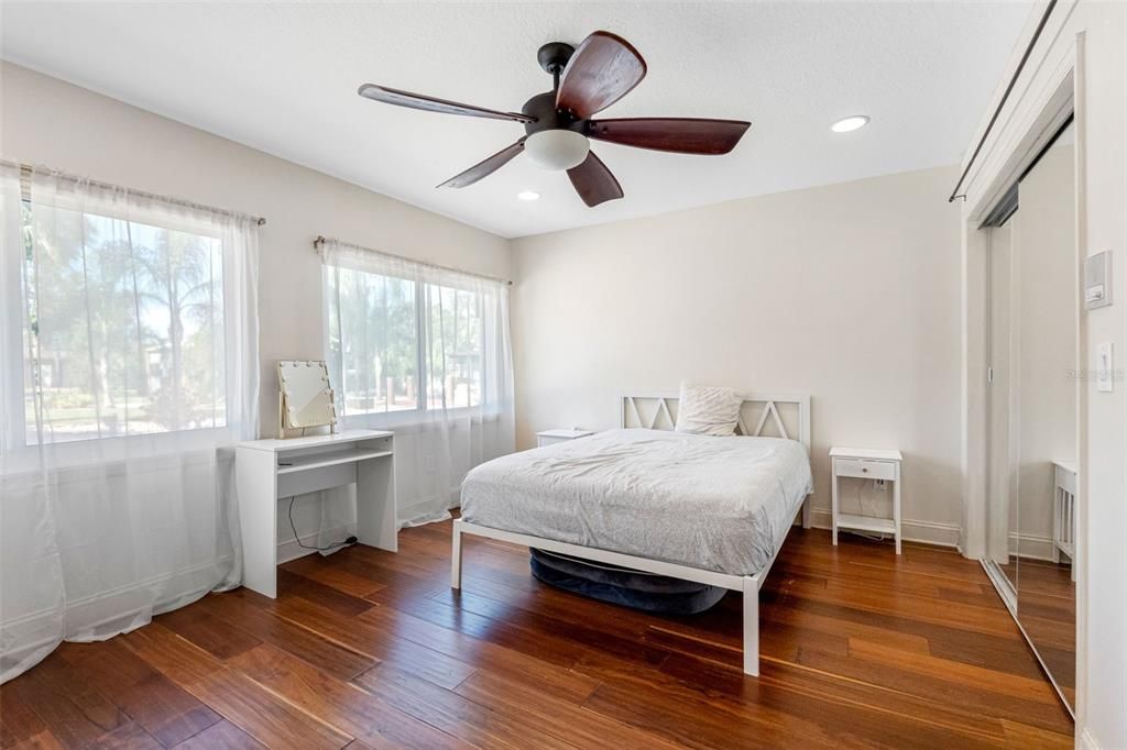 待售: $1,450,000 (4 贝兹, 2 浴室, 3704 平方英尺)