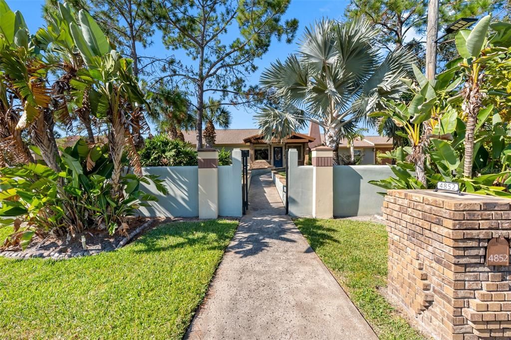 待售: $1,450,000 (4 贝兹, 2 浴室, 3704 平方英尺)