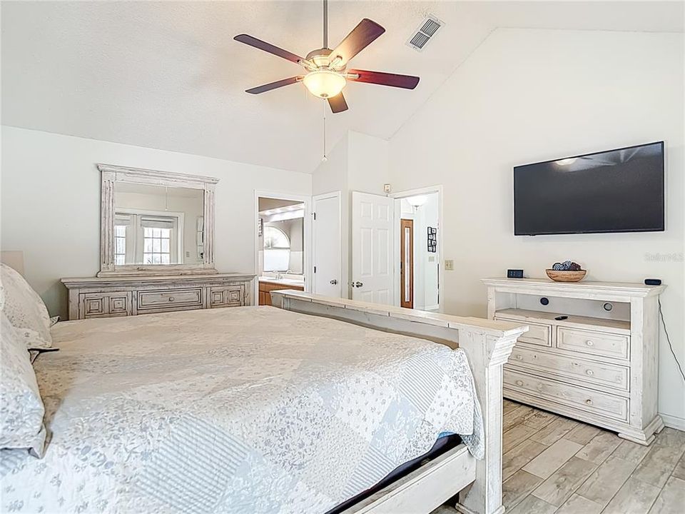 En Venta: $534,900 (4 camas, 2 baños, 2534 Pies cuadrados)