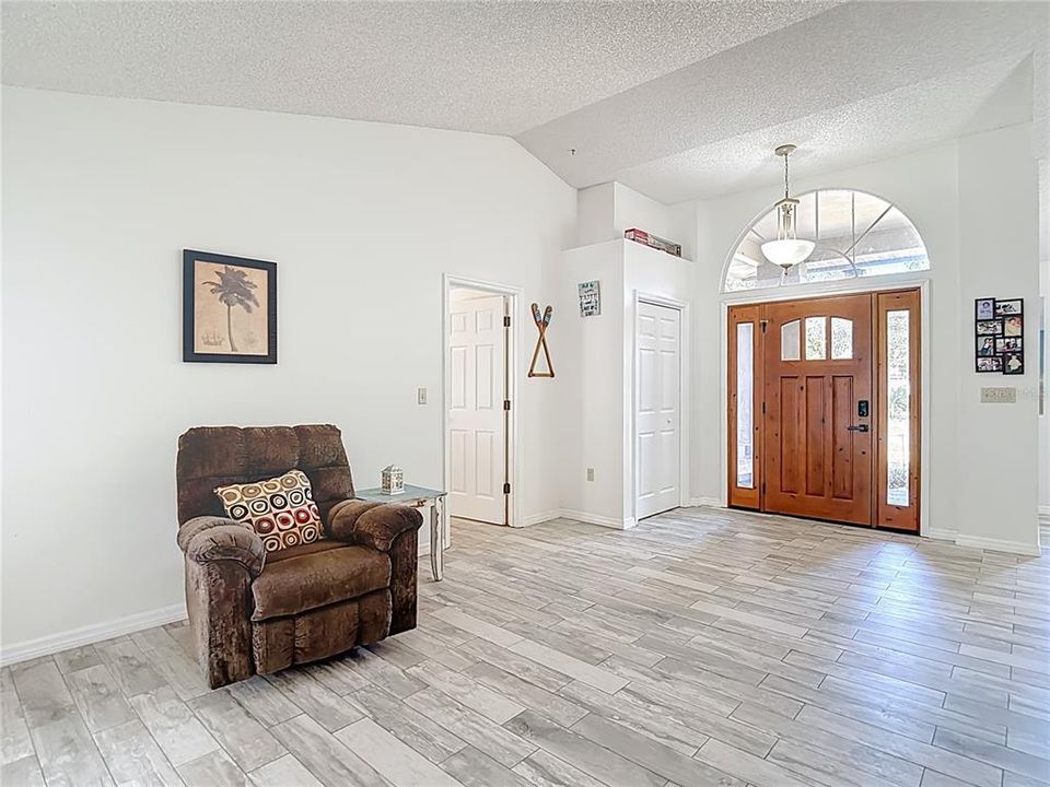 En Venta: $534,900 (4 camas, 2 baños, 2534 Pies cuadrados)