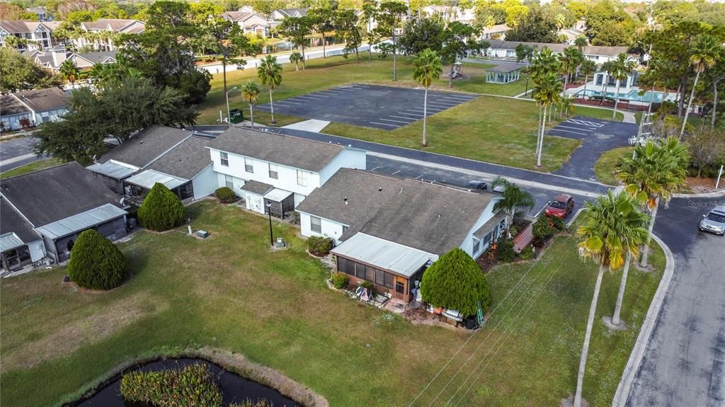 合同活跃: $200,000 (2 贝兹, 2 浴室, 936 平方英尺)