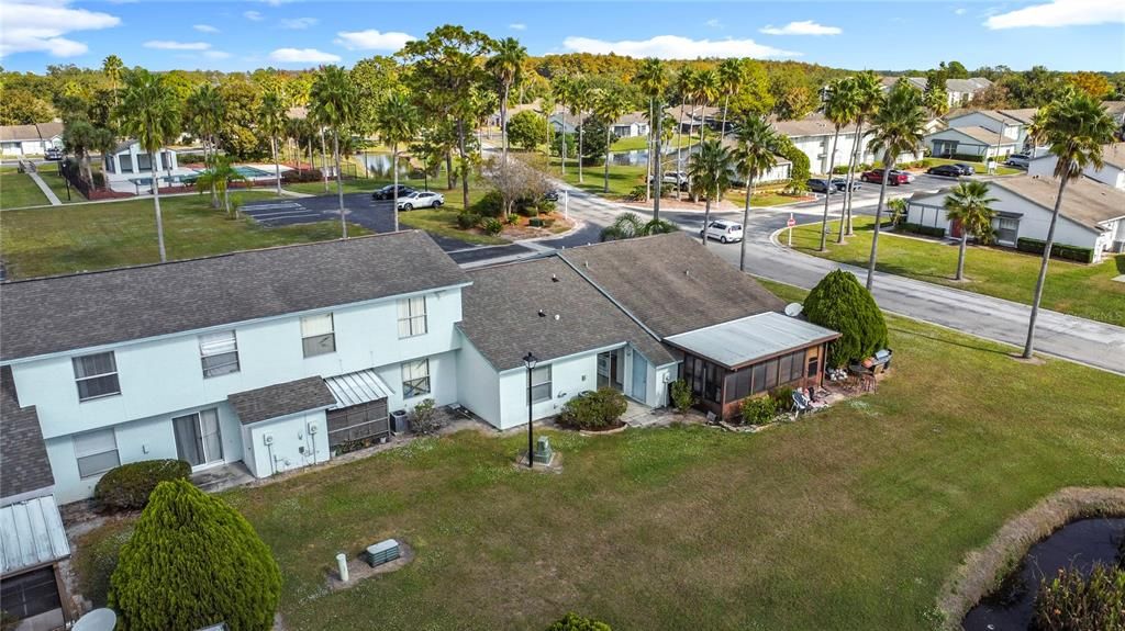 合同活跃: $200,000 (2 贝兹, 2 浴室, 936 平方英尺)