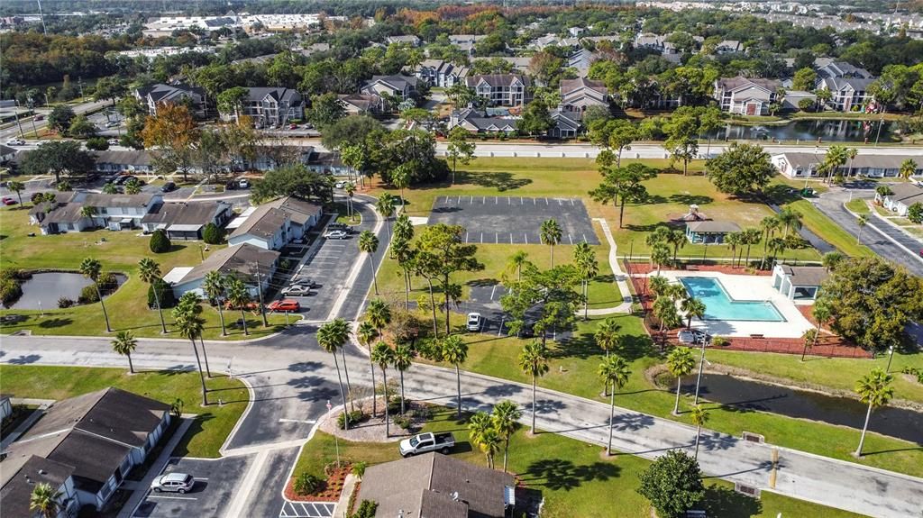 合同活跃: $200,000 (2 贝兹, 2 浴室, 936 平方英尺)