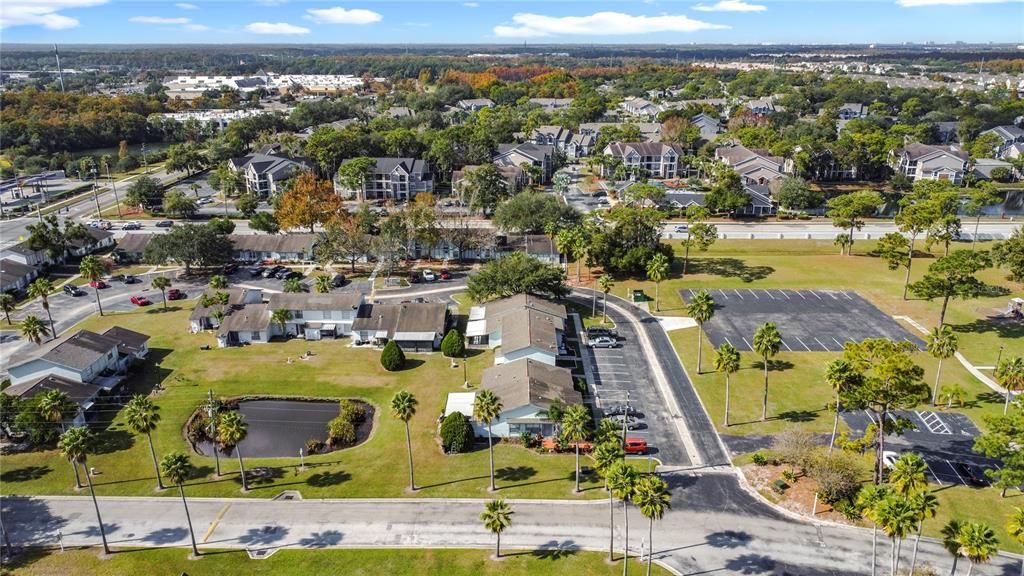 合同活跃: $200,000 (2 贝兹, 2 浴室, 936 平方英尺)