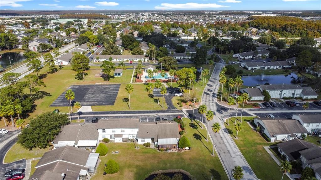 合同活跃: $200,000 (2 贝兹, 2 浴室, 936 平方英尺)