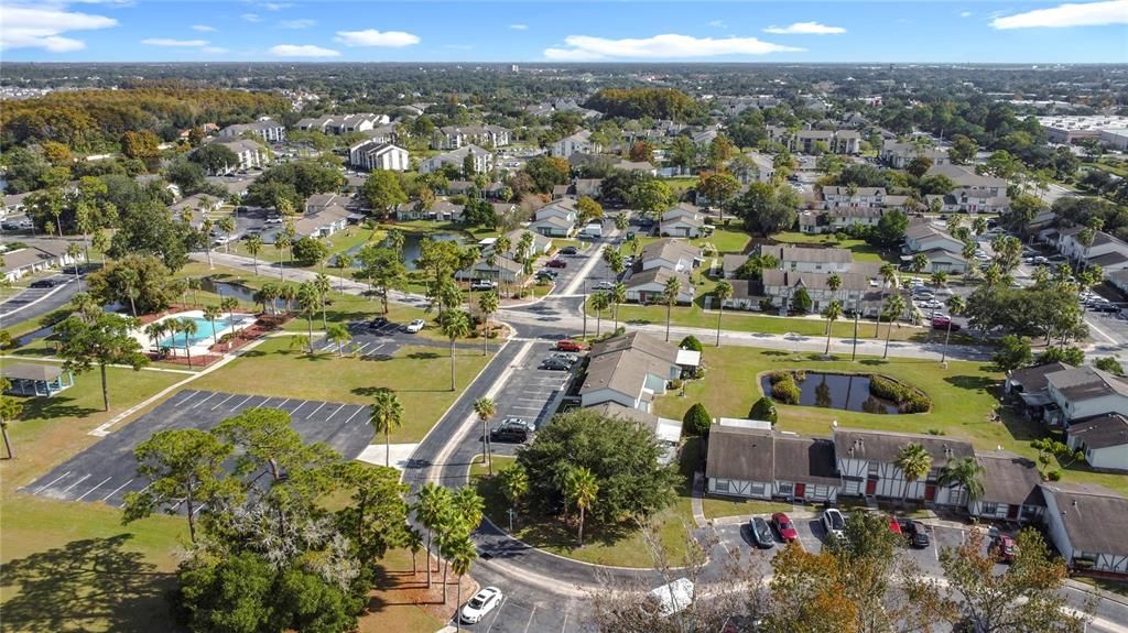 合同活跃: $200,000 (2 贝兹, 2 浴室, 936 平方英尺)