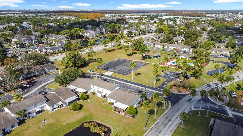 合同活跃: $200,000 (2 贝兹, 2 浴室, 936 平方英尺)