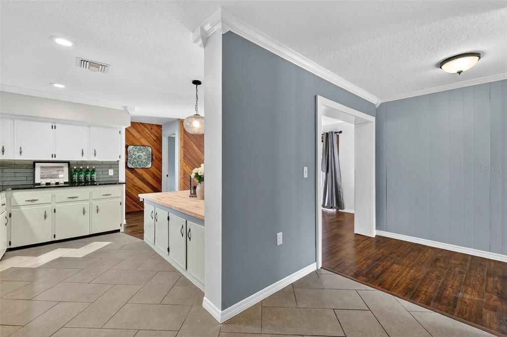 На продажу: $374,900 (4 спален, 2 ванн, 1920 Квадратных фут)