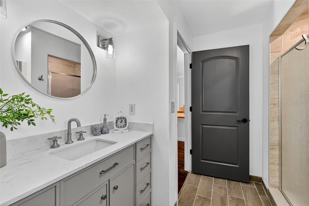 На продажу: $374,900 (4 спален, 2 ванн, 1920 Квадратных фут)