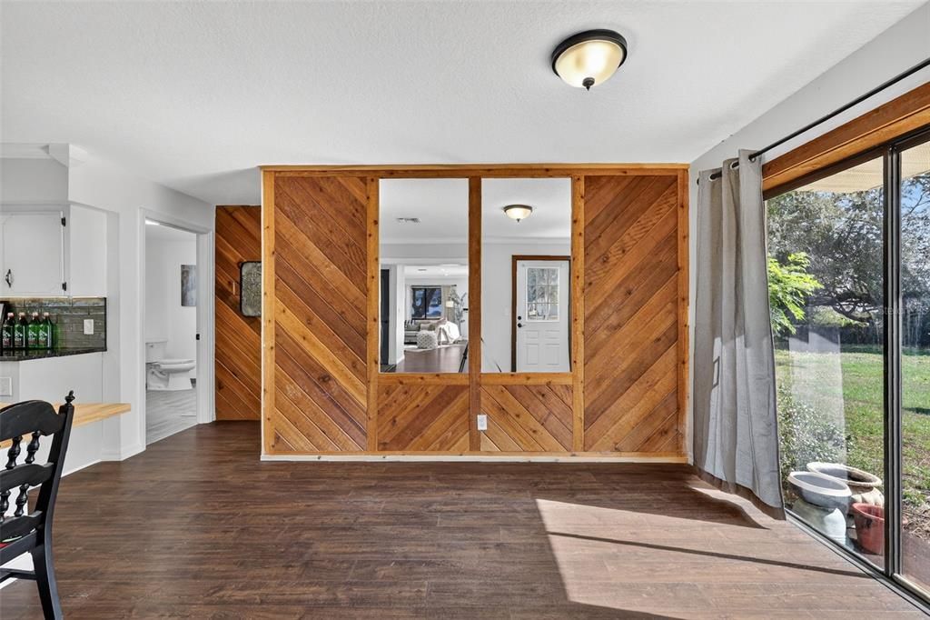 На продажу: $374,900 (4 спален, 2 ванн, 1920 Квадратных фут)