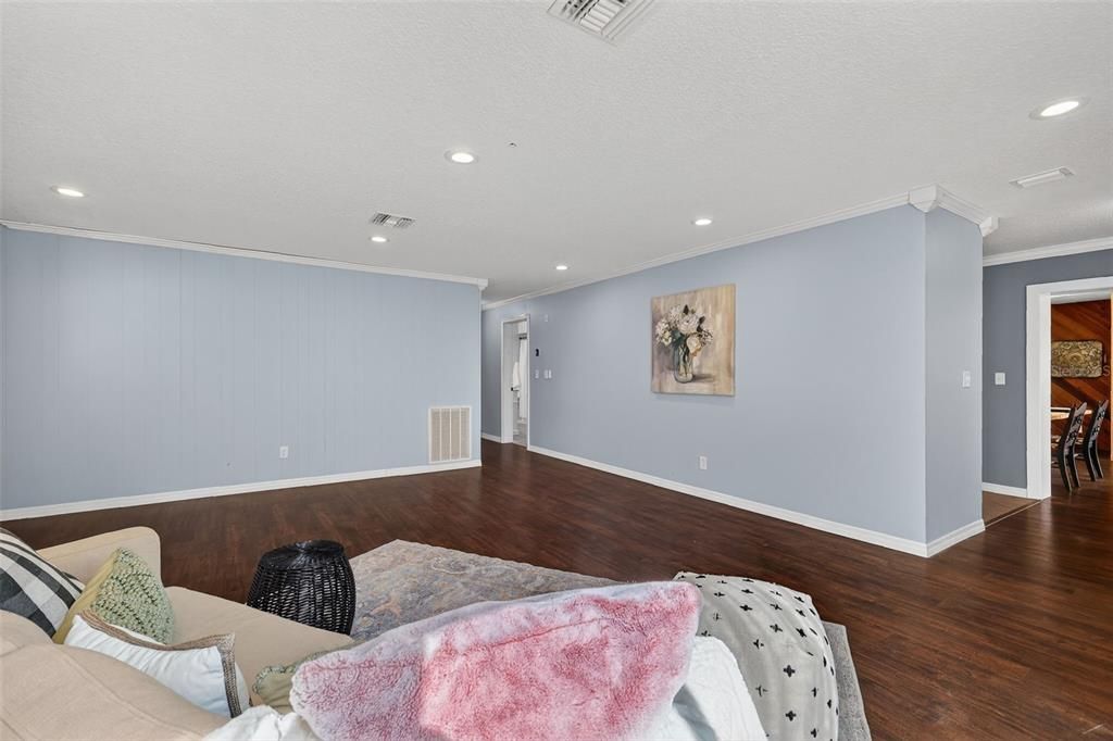 На продажу: $374,900 (4 спален, 2 ванн, 1920 Квадратных фут)