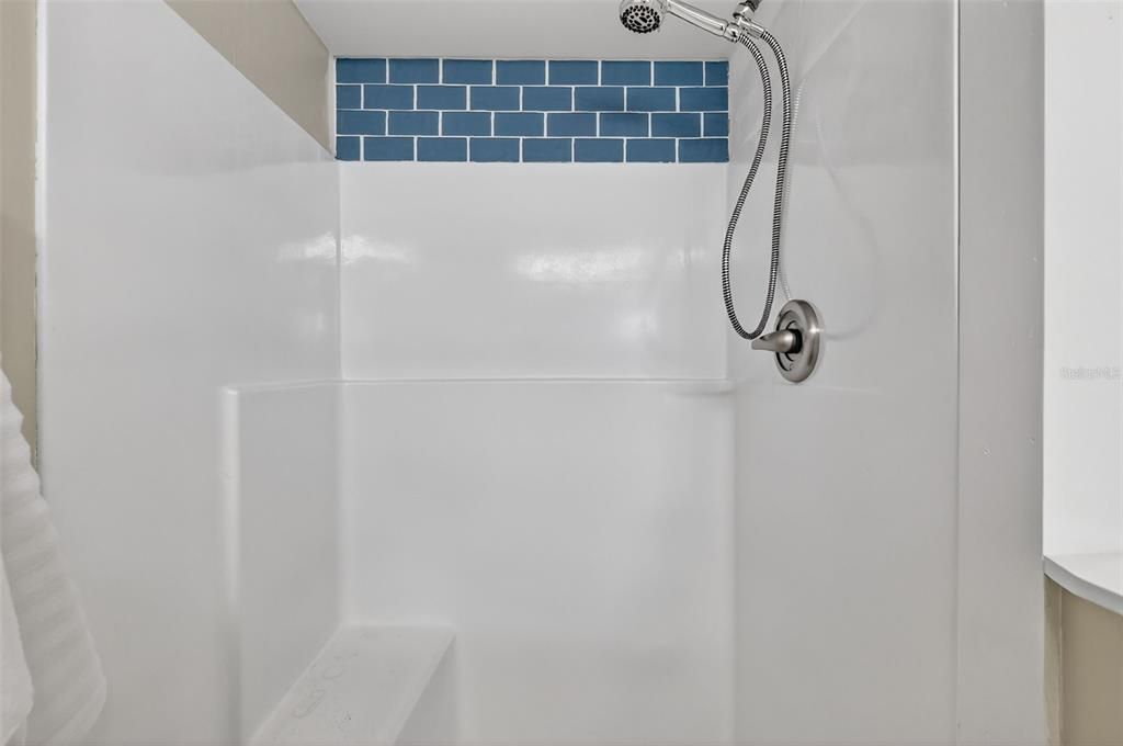 На продажу: $374,900 (4 спален, 2 ванн, 1920 Квадратных фут)