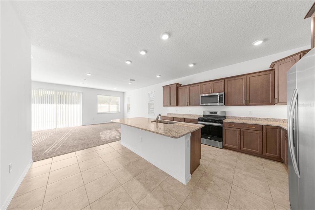 En Renta: $1,995 (3 camas, 2 baños, 1856 Pies cuadrados)