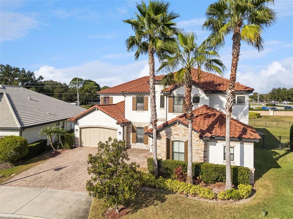 For Sale: $1,379,990 (6 beds, 4 baths, 5051 Square Feet)