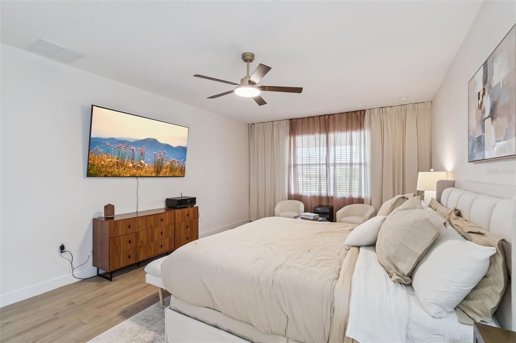 For Sale: $1,379,990 (6 beds, 4 baths, 5051 Square Feet)