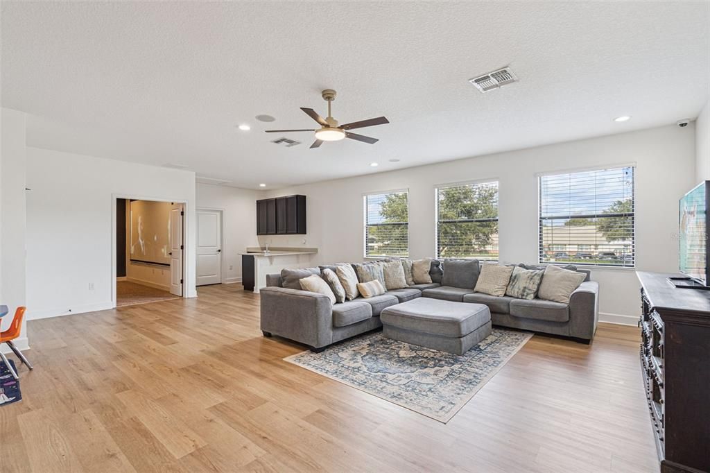 For Sale: $1,379,990 (6 beds, 4 baths, 5051 Square Feet)