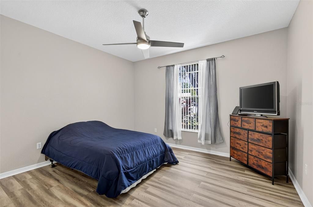 На продажу: $239,900 (3 спален, 2 ванн, 1146 Квадратных фут)