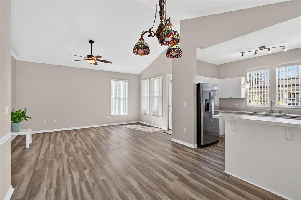 На продажу: $239,900 (3 спален, 2 ванн, 1146 Квадратных фут)