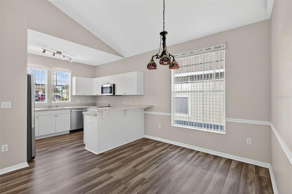 На продажу: $239,900 (3 спален, 2 ванн, 1146 Квадратных фут)