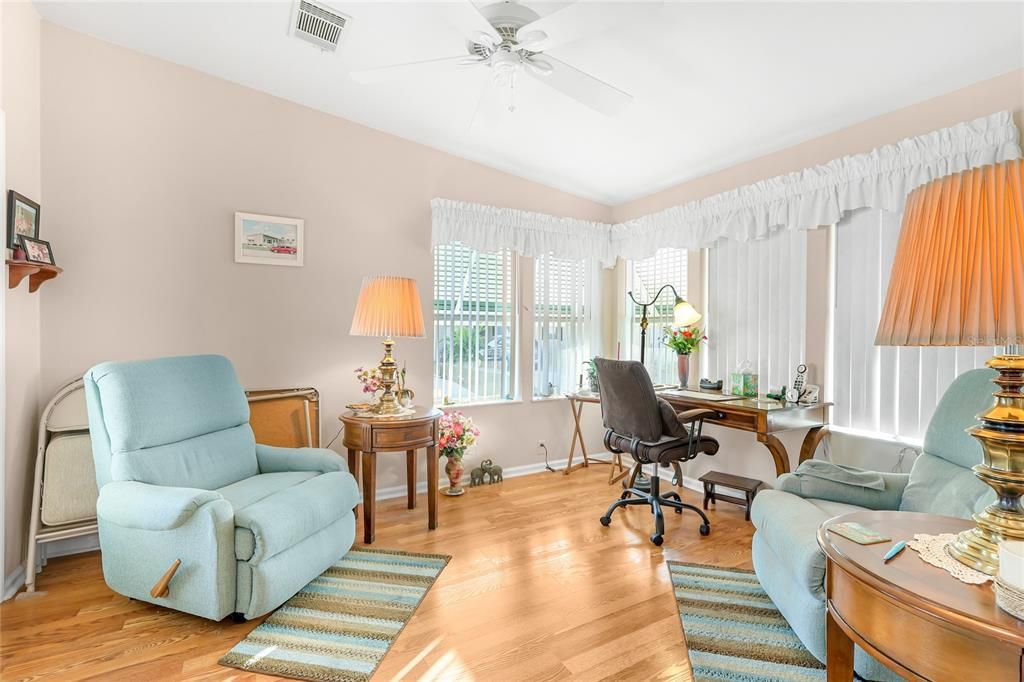 待售: $197,500 (2 贝兹, 2 浴室, 1436 平方英尺)