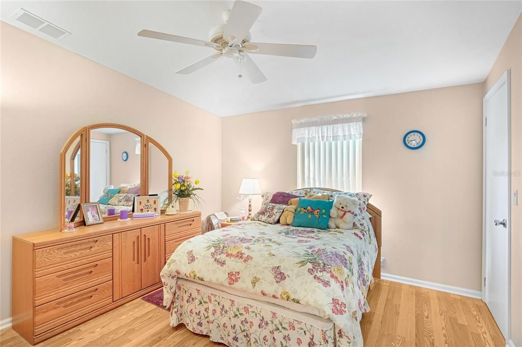 待售: $197,500 (2 贝兹, 2 浴室, 1436 平方英尺)