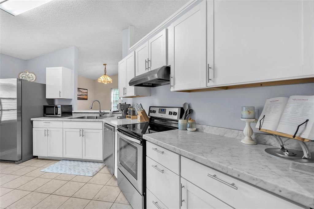 For Sale: $339,000 (3 beds, 2 baths, 1433 Square Feet)