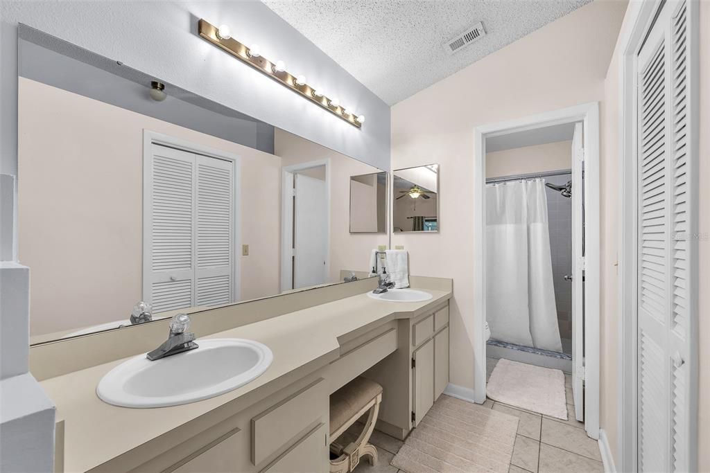 For Sale: $339,000 (3 beds, 2 baths, 1433 Square Feet)