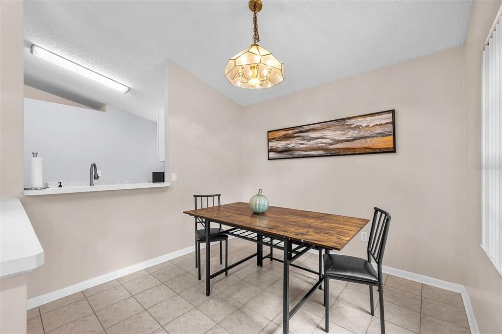 For Sale: $339,000 (3 beds, 2 baths, 1433 Square Feet)