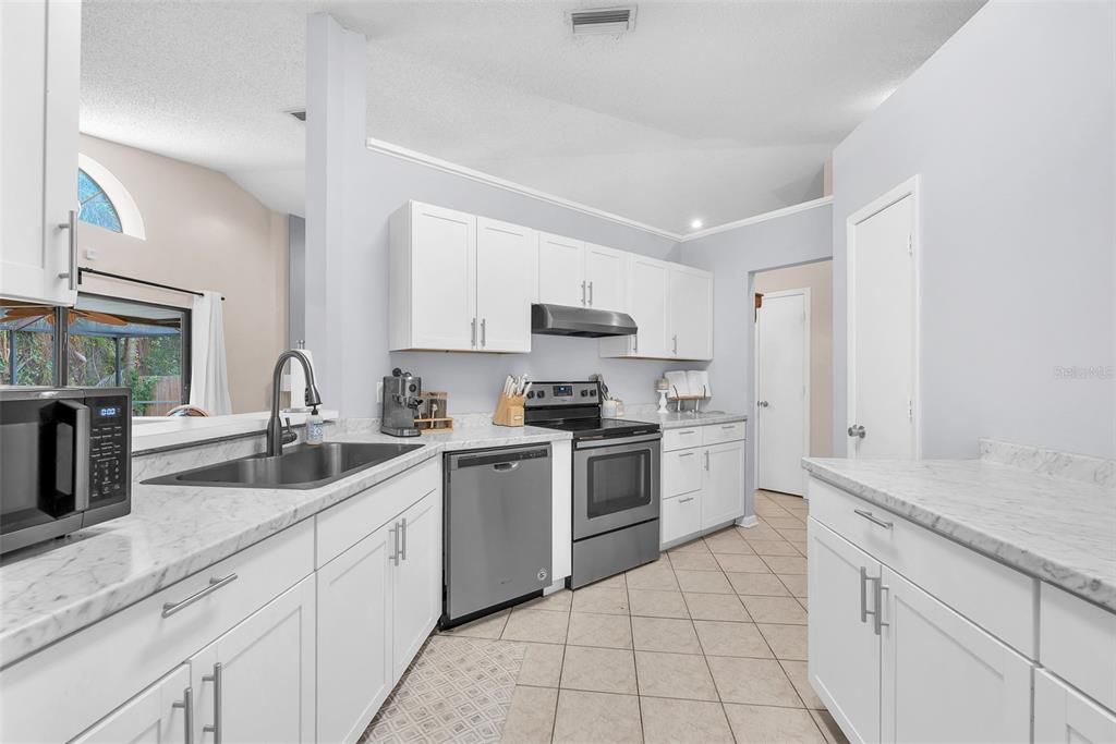 For Sale: $339,000 (3 beds, 2 baths, 1433 Square Feet)