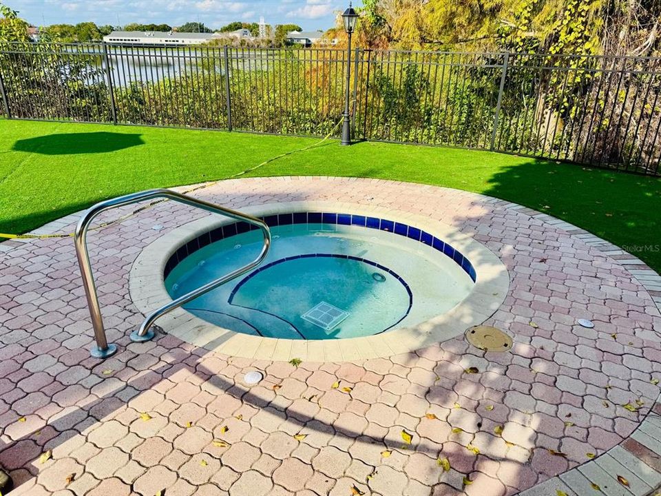 待售: $150,000 (2 贝兹, 1 浴室, 912 平方英尺)