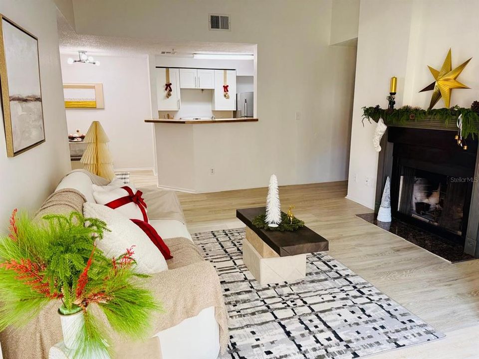 待售: $150,000 (2 贝兹, 1 浴室, 912 平方英尺)