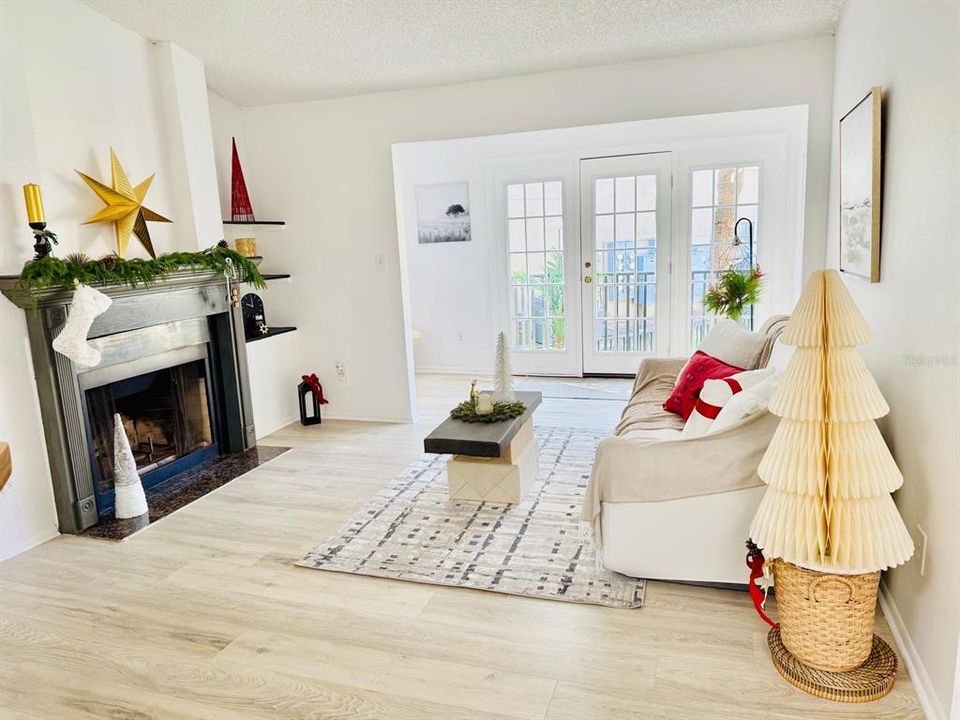 待售: $150,000 (2 贝兹, 1 浴室, 912 平方英尺)