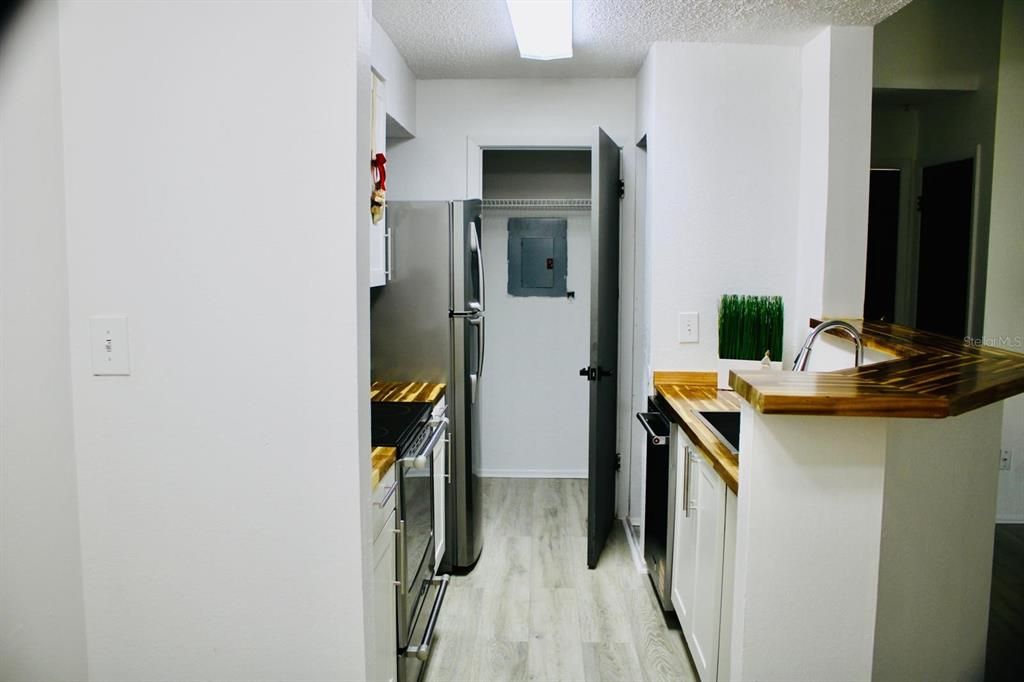 待售: $150,000 (2 贝兹, 1 浴室, 912 平方英尺)