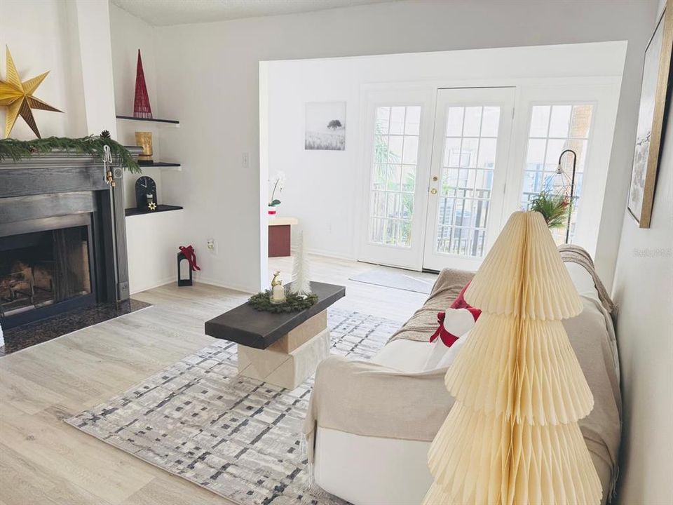 待售: $150,000 (2 贝兹, 1 浴室, 912 平方英尺)