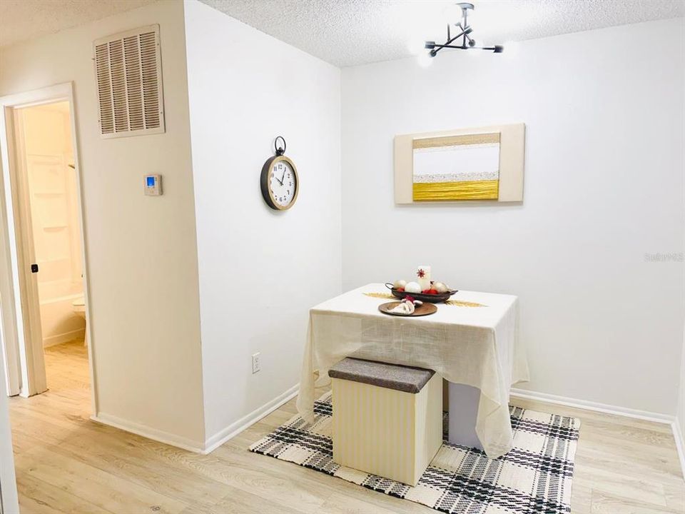 待售: $150,000 (2 贝兹, 1 浴室, 912 平方英尺)