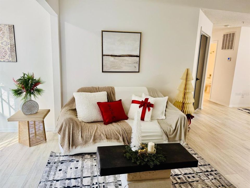 待售: $150,000 (2 贝兹, 1 浴室, 912 平方英尺)