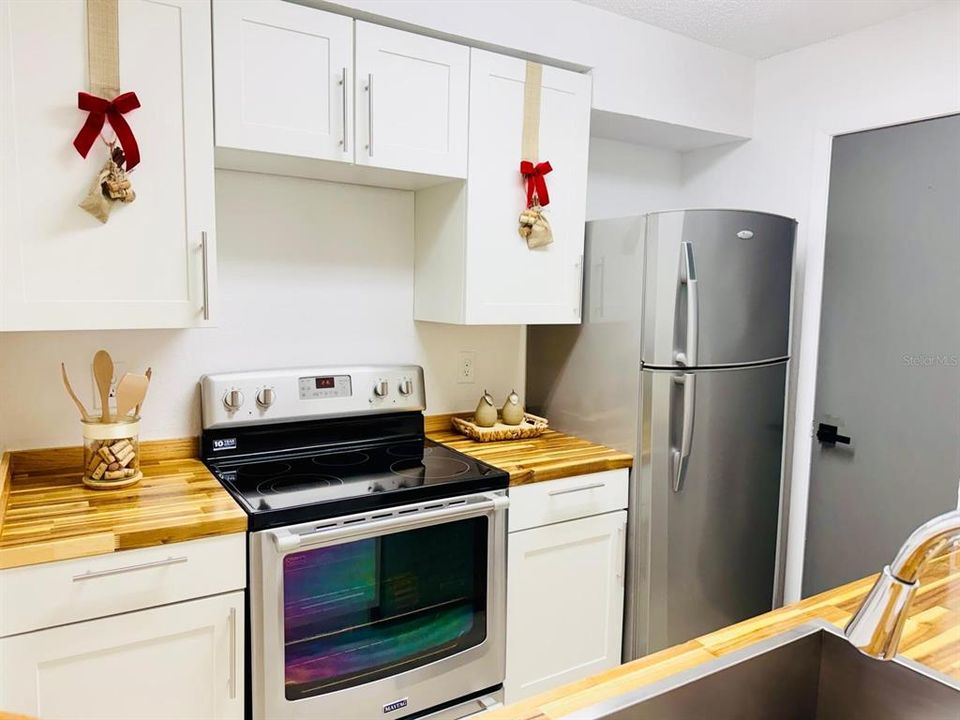 待售: $150,000 (2 贝兹, 1 浴室, 912 平方英尺)