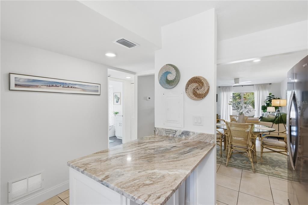 For Sale: $689,900 (2 beds, 2 baths, 1081 Square Feet)