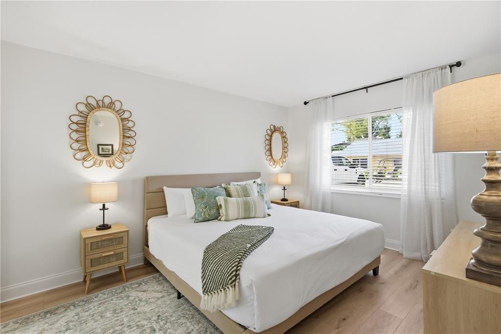 For Sale: $689,900 (2 beds, 2 baths, 1081 Square Feet)