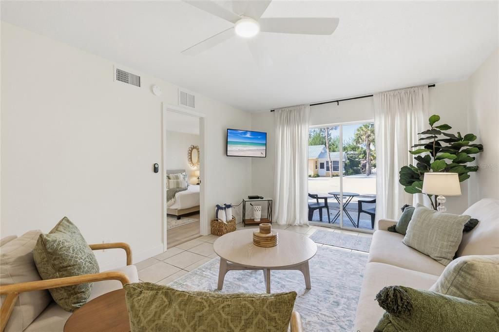 For Sale: $689,900 (2 beds, 2 baths, 1081 Square Feet)