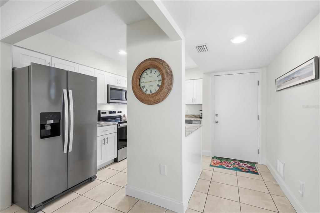 For Sale: $689,900 (2 beds, 2 baths, 1081 Square Feet)