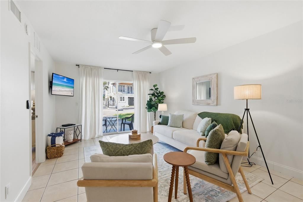 For Sale: $689,900 (2 beds, 2 baths, 1081 Square Feet)