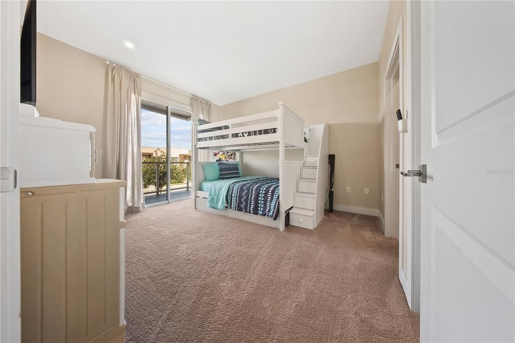 For Sale: $460,000 (4 beds, 4 baths, 2396 Square Feet)